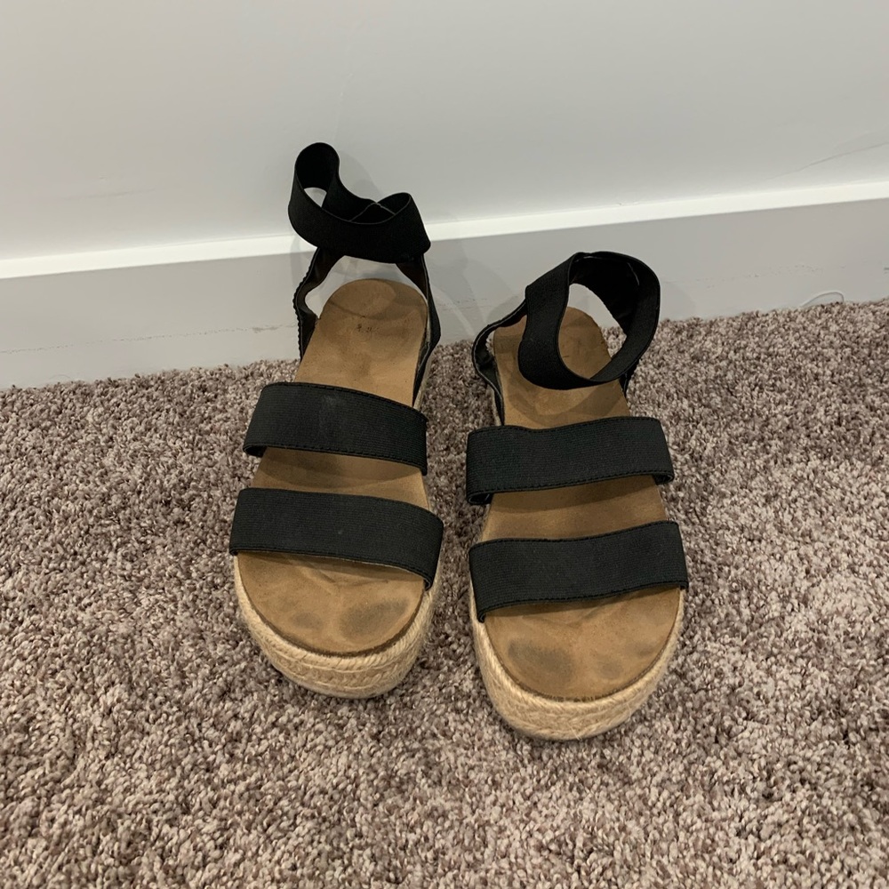 Time and Tru black platform sandals. Women’s size 9